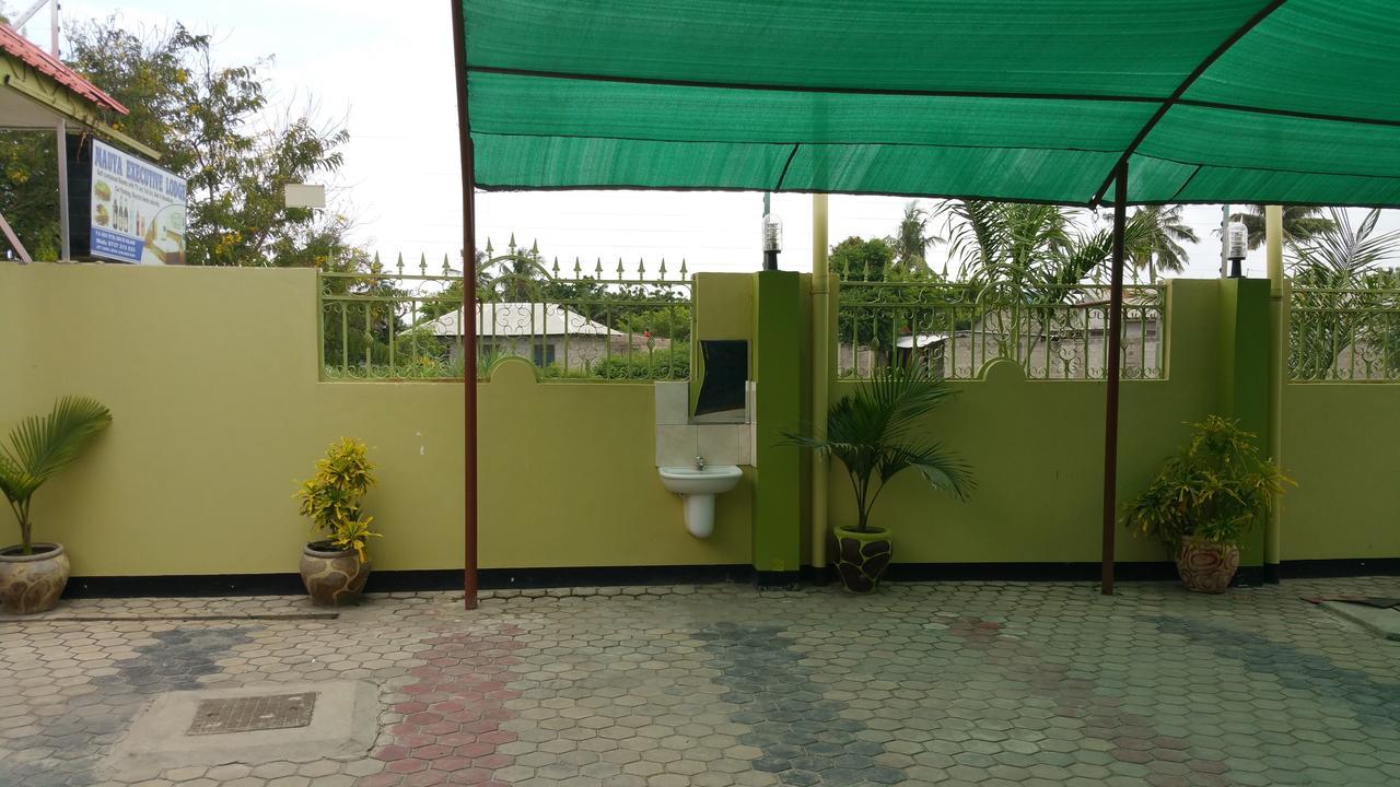 Mauya Executive Lodge Dar es Salaam Bagian luar foto
